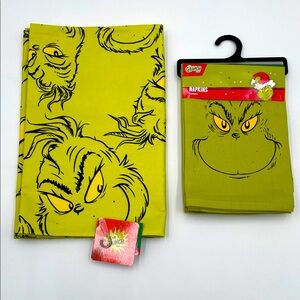 The Grinch‎ Christmas Table Runner and (4) Napkins Set Dr. Seuss NWT